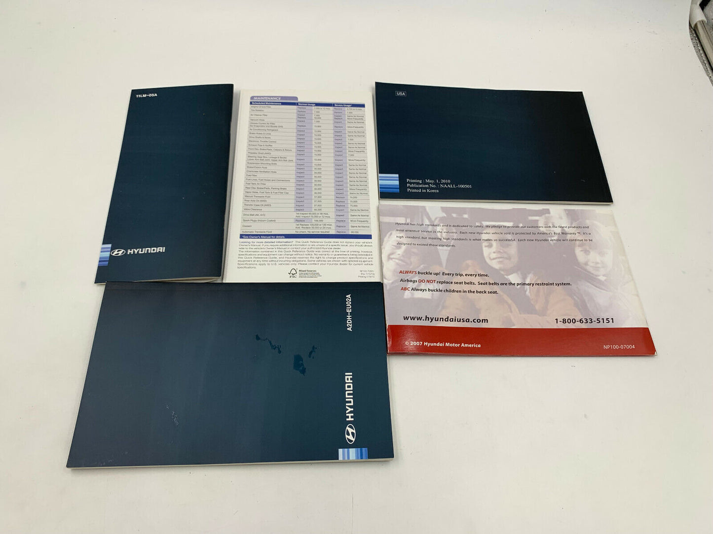 2011 Hyundai Tucson Owners Manual Set with Case OEM E04B01058