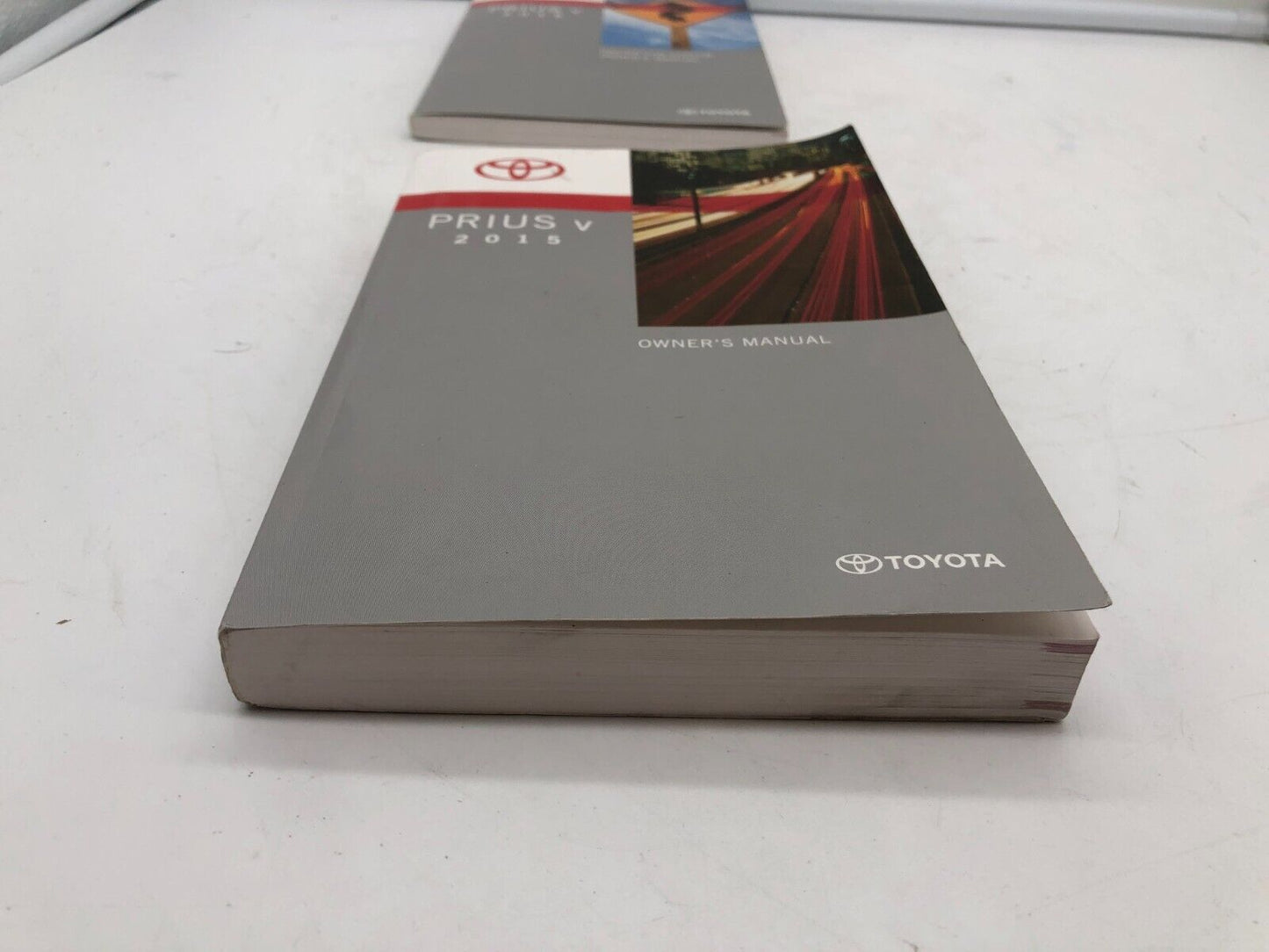 2015 Toyota Prius Owners Manual Set OEM C03B06004