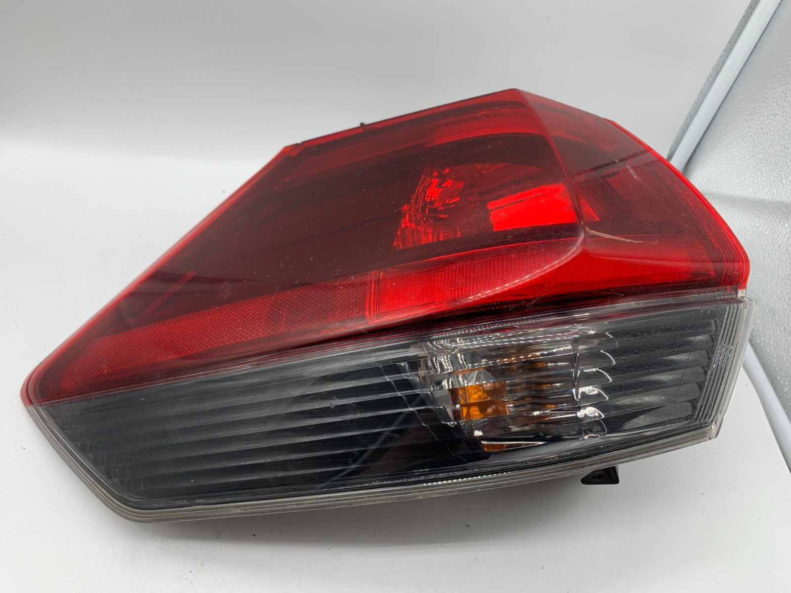 2017-2019 Nissan Rogue Driver Side Tail Light Taillight OEM D01B04065