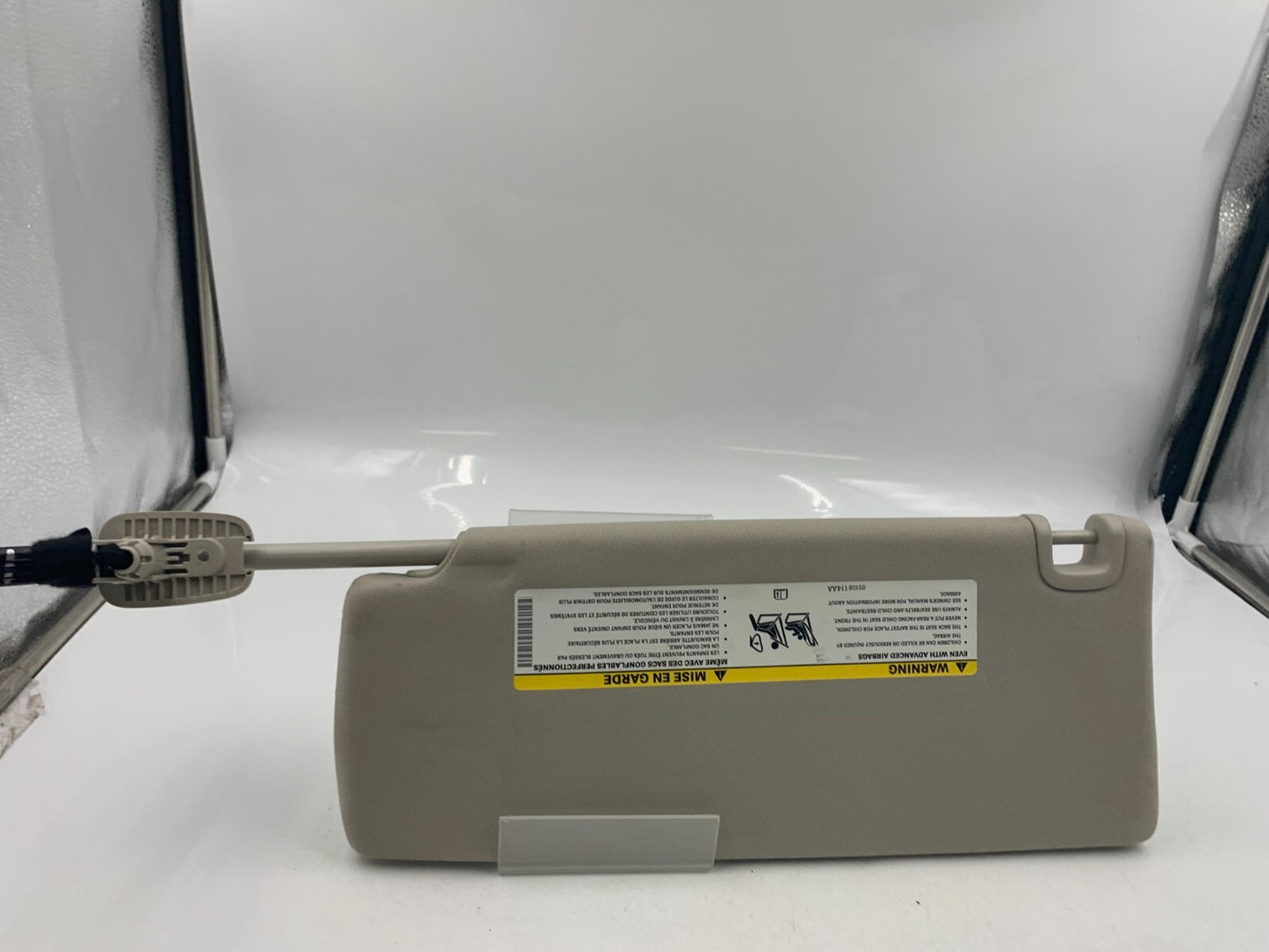 2017-2021 Jeep Compass Passenger Sun Visor Illuminated OEM D03B19009