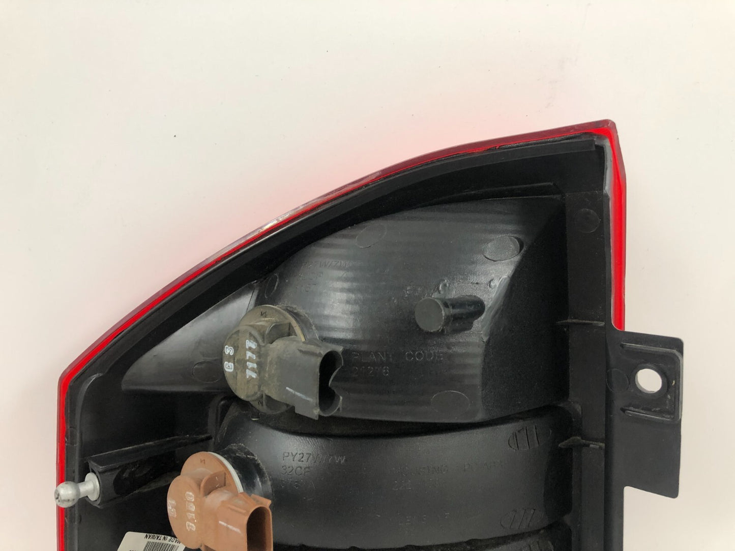 2007-2010 Jeep Compass Passenger Side Tail Light Taillight OEM C04B28046