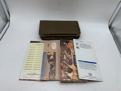 2006 Jeep Commander Owners Manual Set with Case OEM C02B01013