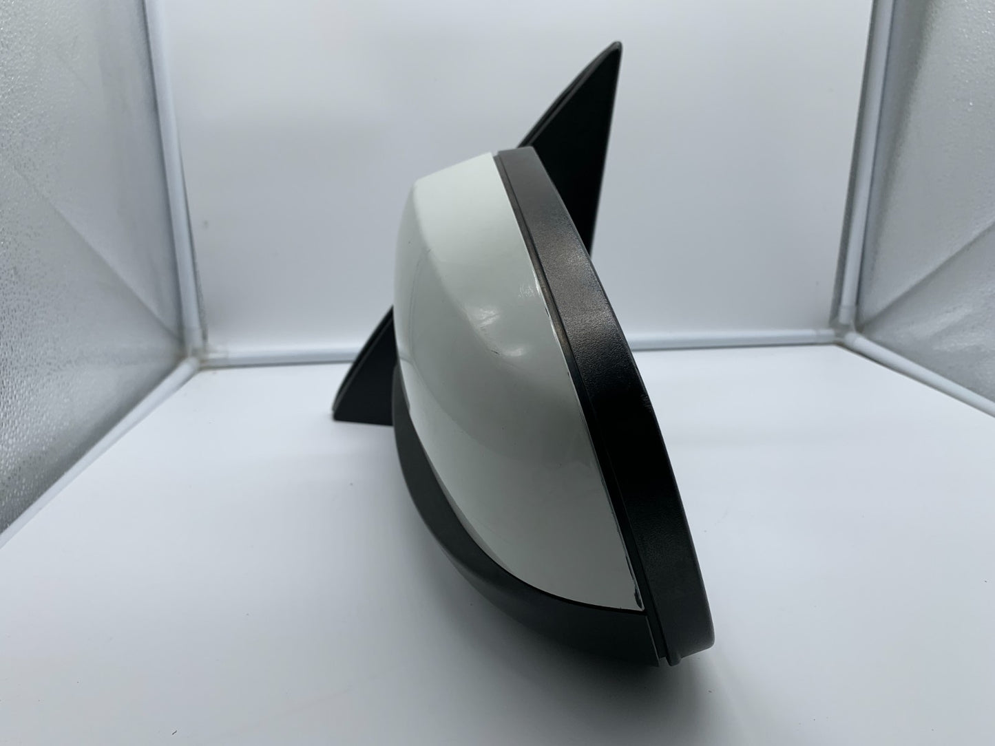 2011-2013 BMW X5 Driver Side View Power Door Mirror White OEM B03B24003