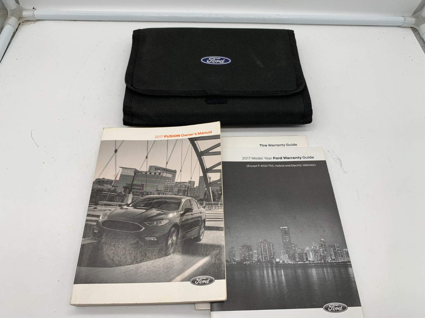 2017 Ford Fusion Owners Manual Set with Case OEM D01B50049