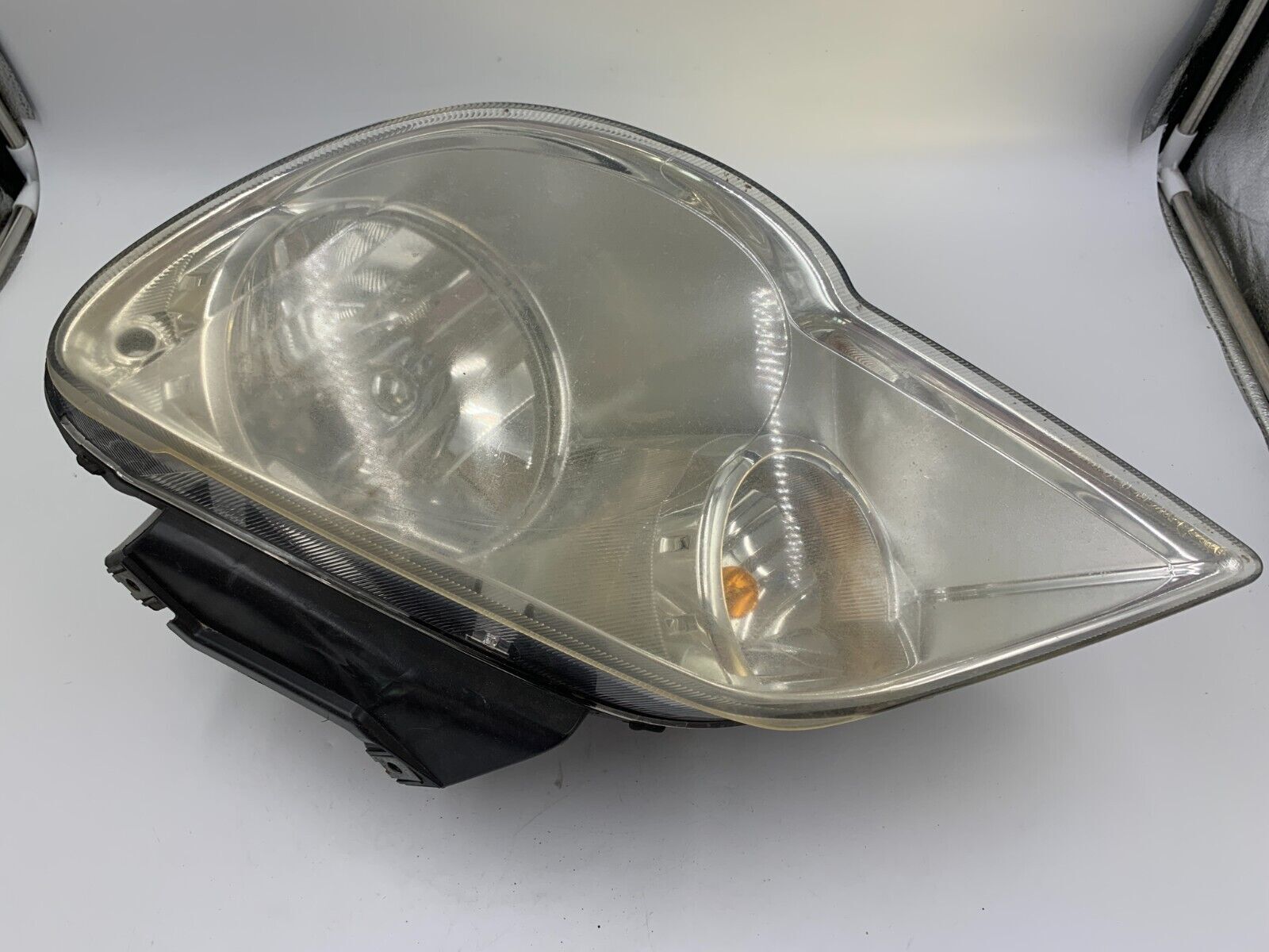 2007-2008 Chrysler Pacifica Driver Side Head Light Headlight OEM D02B57001
