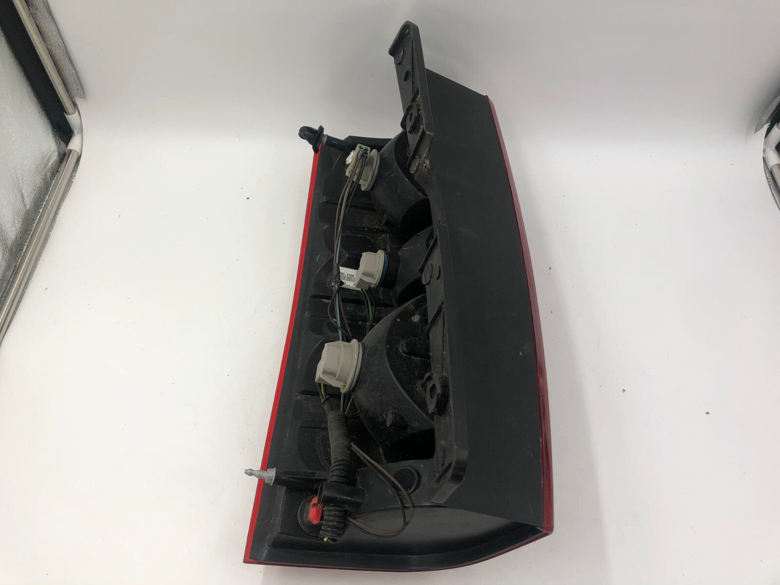 2007-2014 Chevrolet Suburban 1500 Passenger Side Tail Light Taillight D03B61001