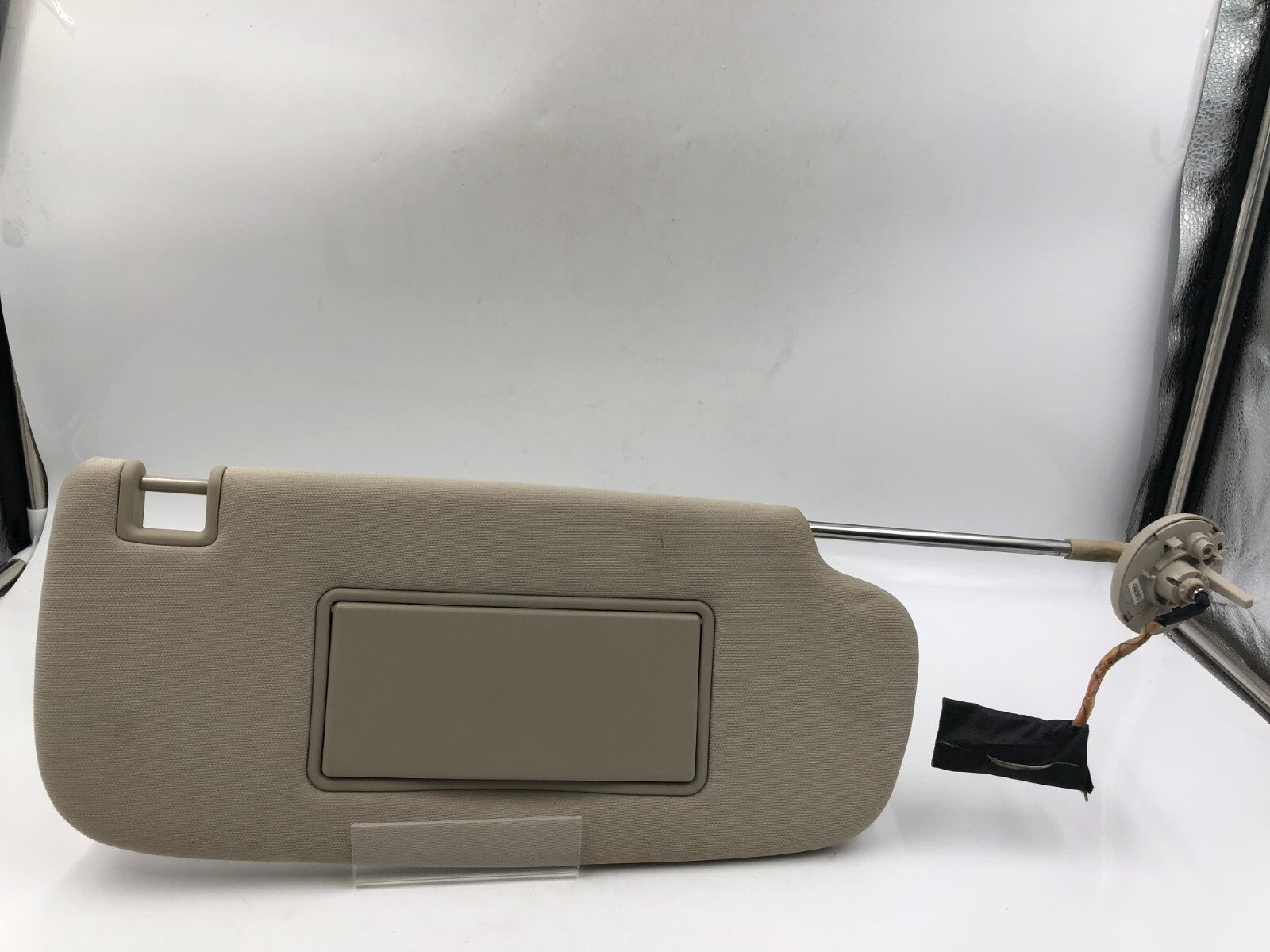 2011-2013 Jeep Grand Cherokee Passenger Sun Visor Gray Illuminated OEM C03B67012