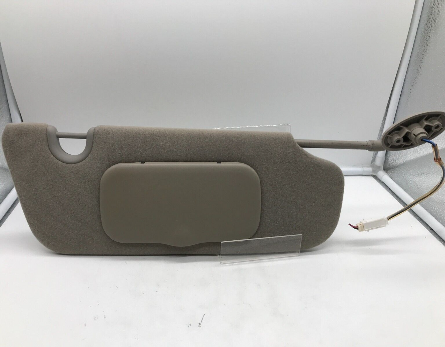 2002-2003 Jeep Liberty Passenger Sun Visor Gray Illumination OEM A01B47014