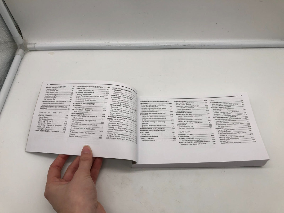 2022 Jeep Compass Owners Manual OEM R01B37009