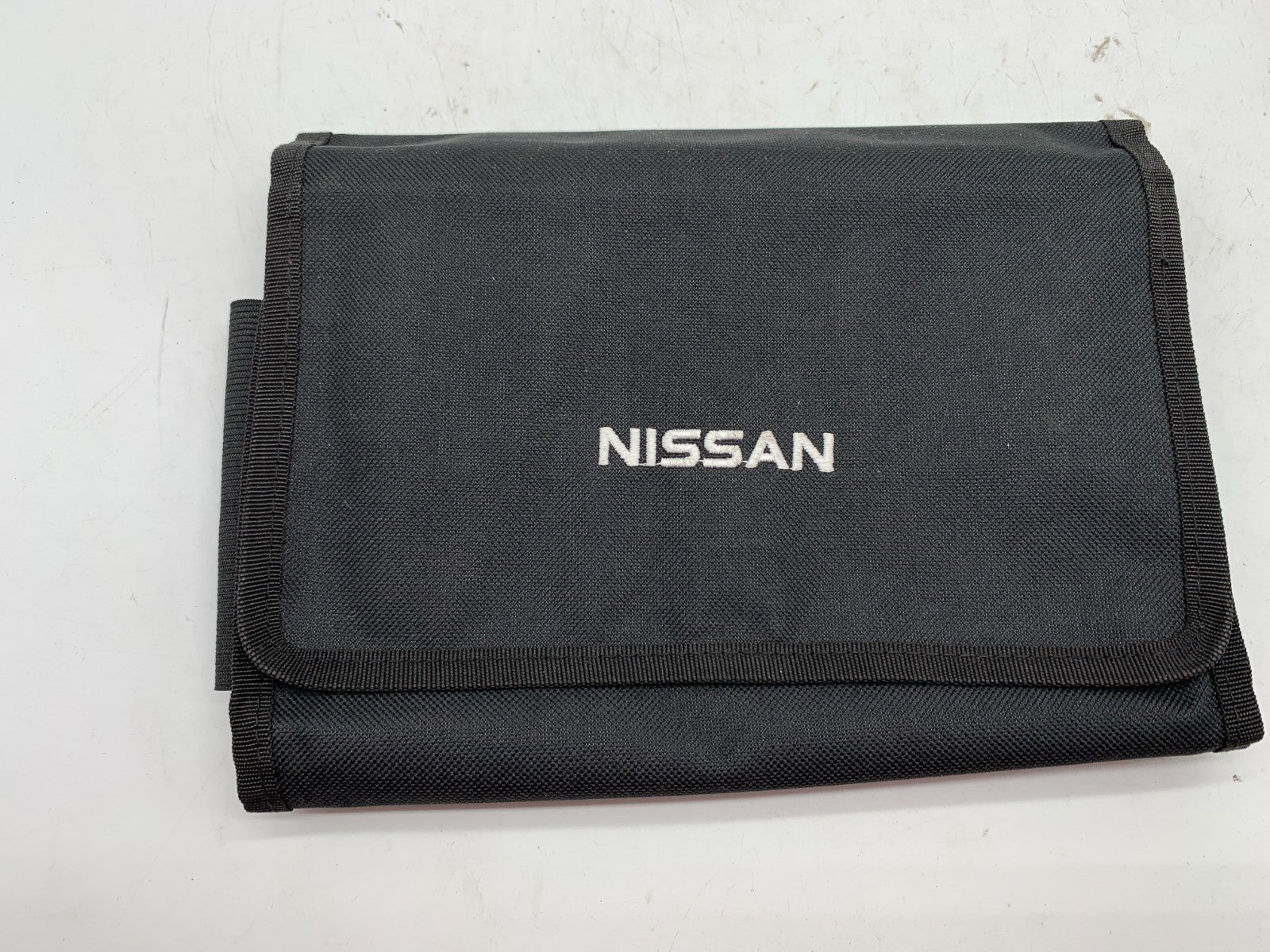 2016 Nissan Sentra Owners Manual Set with Case OEM A04B35009
