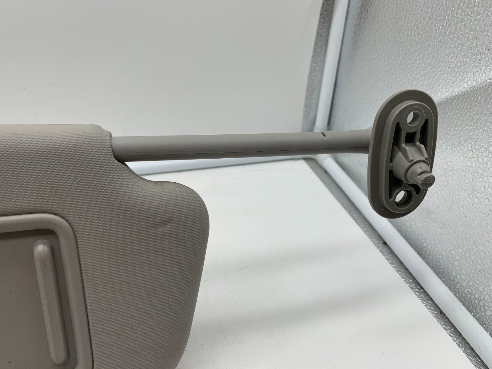 2017-2018 Kia Forte Passenger Sun Visor Gray OEM A03B06005