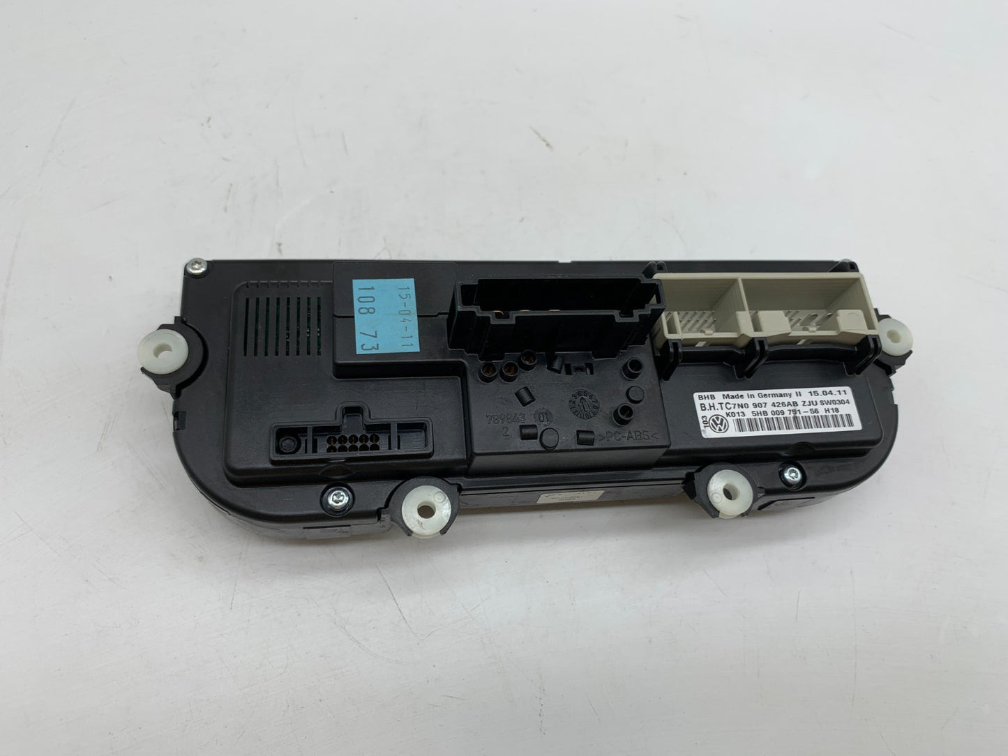 2010-2011 Volkswagen Tiguan AC Heater Climate Control Unit OEM D03B32006