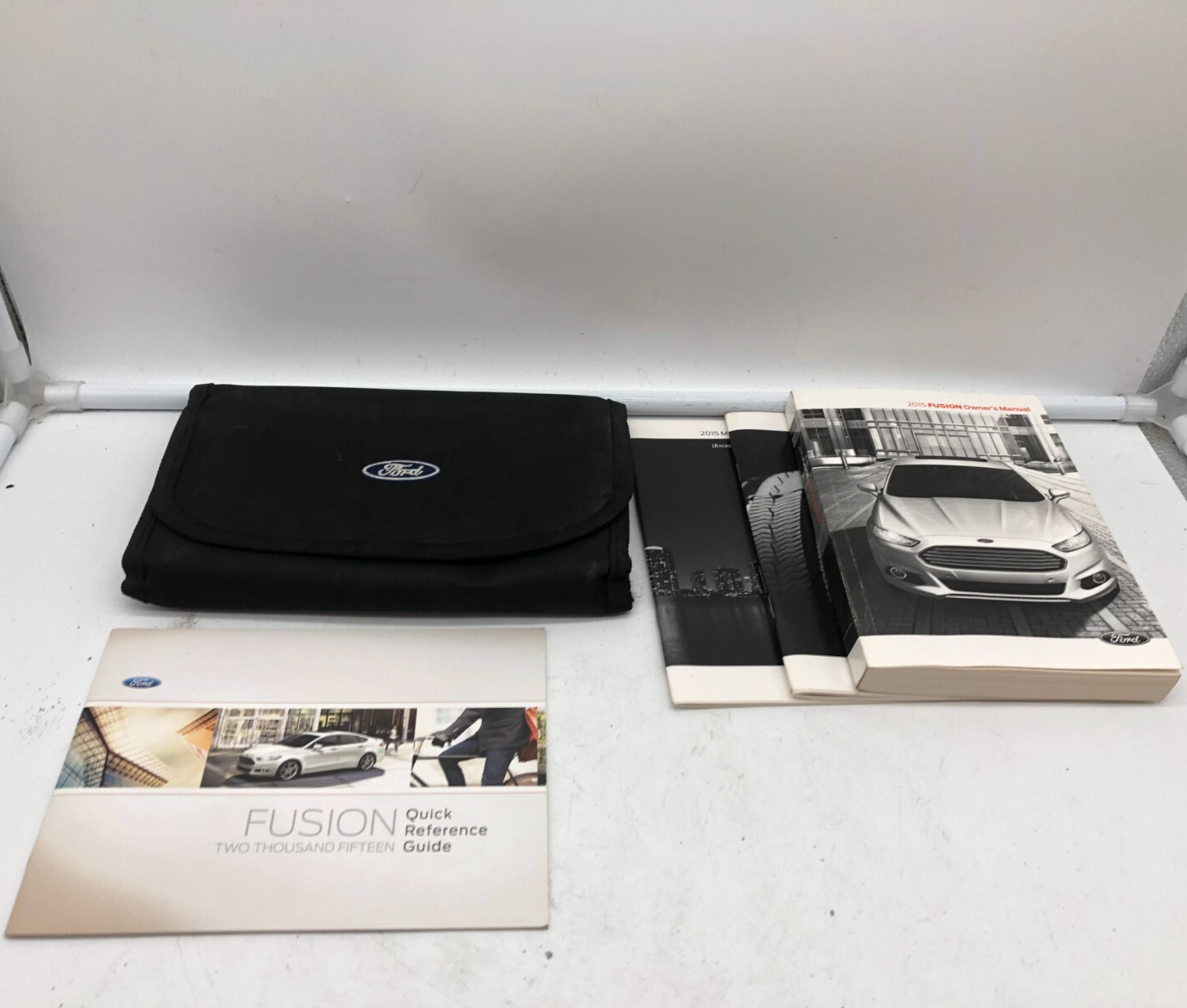 2015 Ford Fusion Owners Manual Set with Case OEM C02B46011