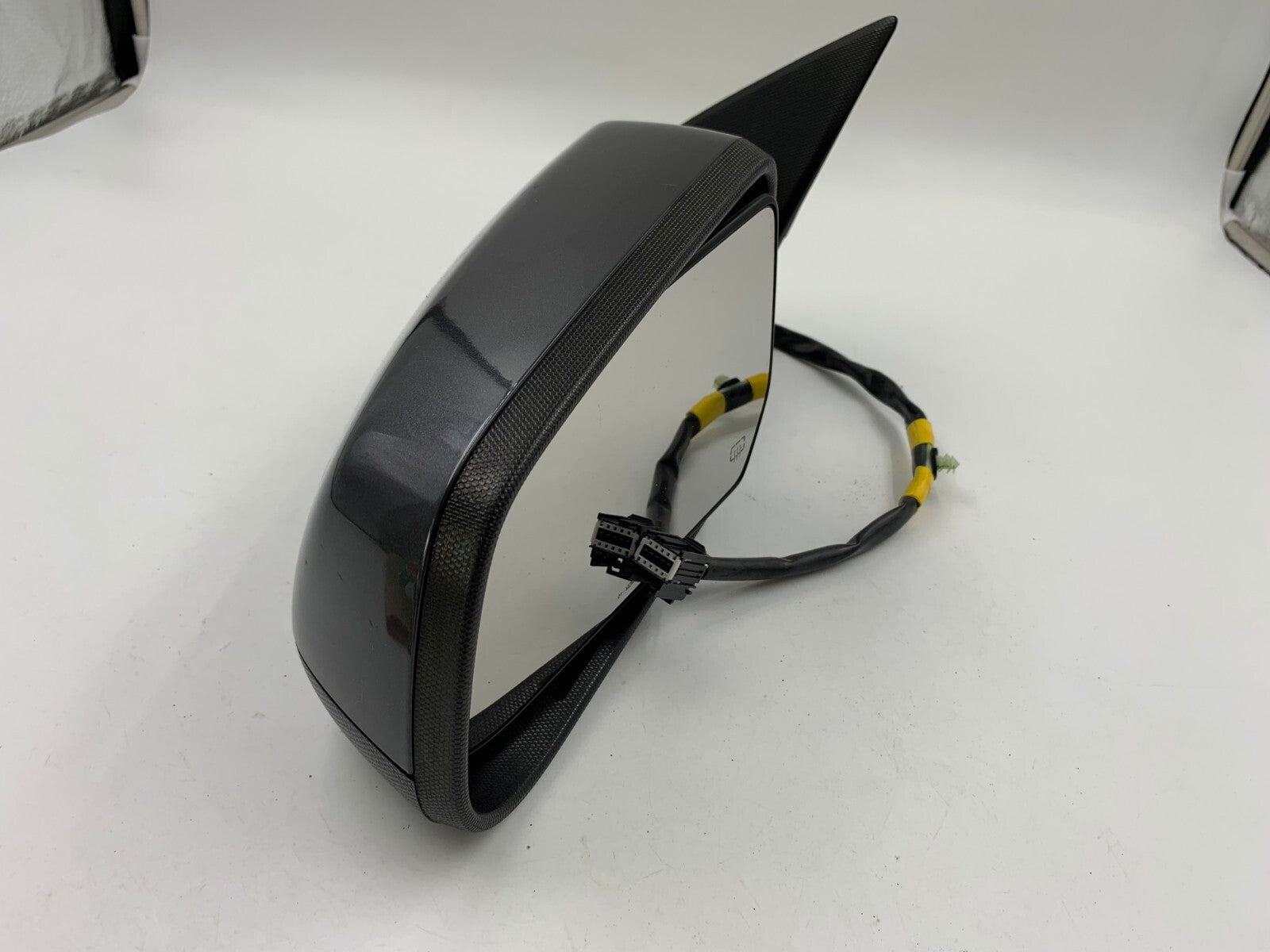 2010-2011 GMC Terrain Driver Side View Power Door Mirror Gray OEM C04B58002