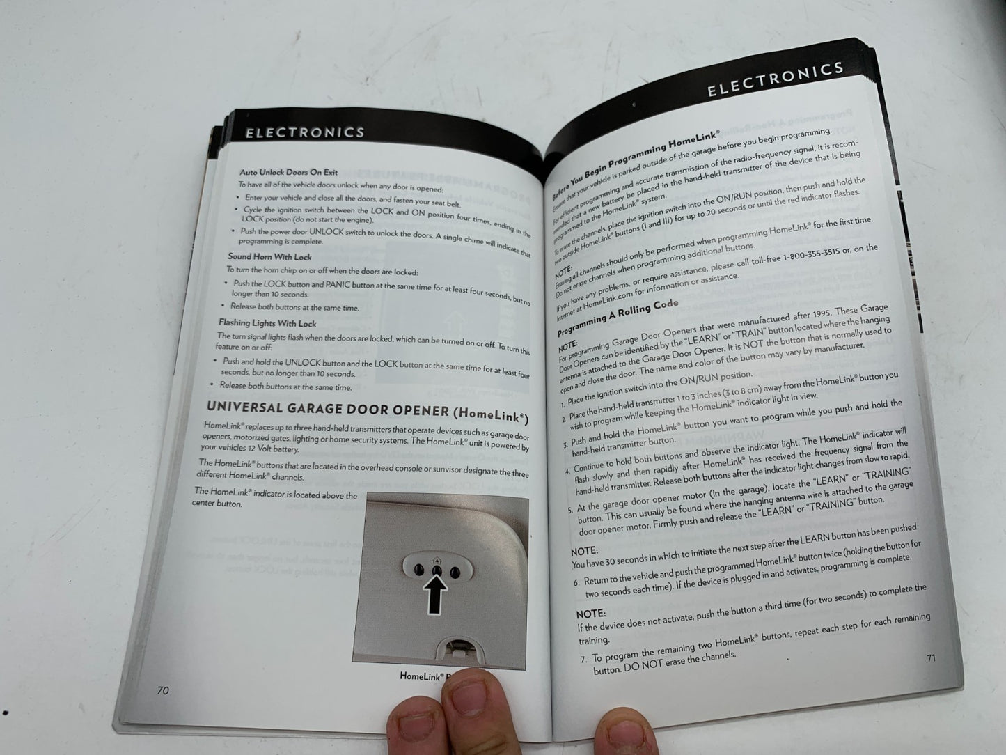 2015 Chrysler Town & Country Owners Manual Set with Case OEM C02B01015
