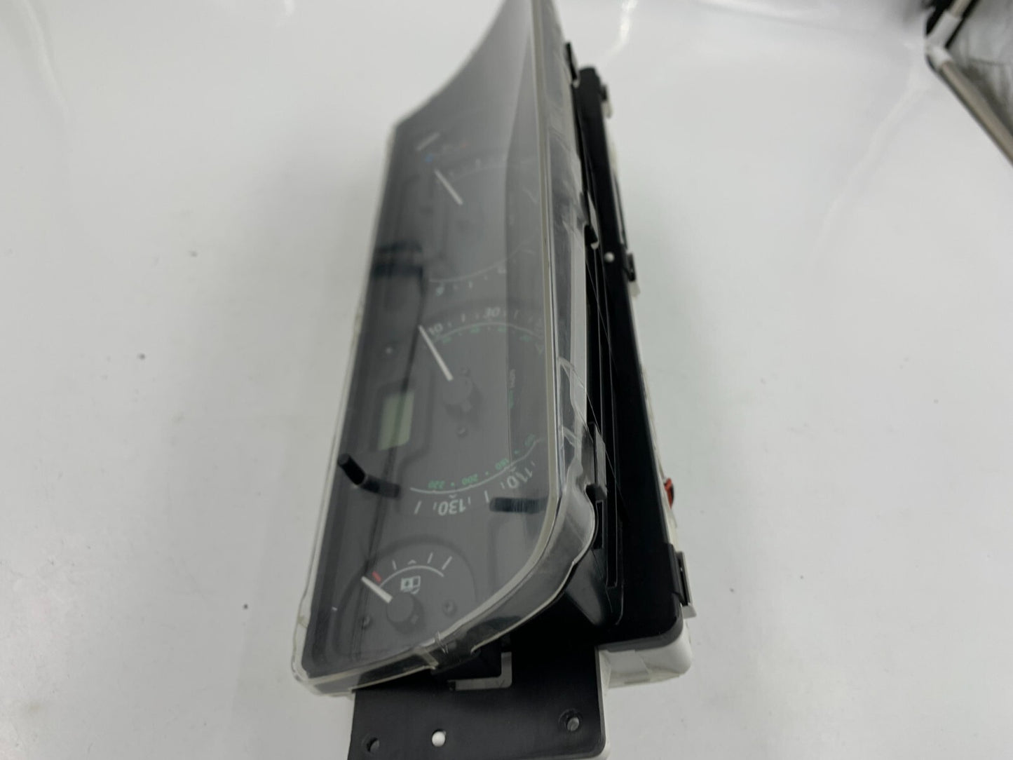 2003-2004 Land Rover Discover Speedometer Instrument  104860 Miles OEM B02B01034