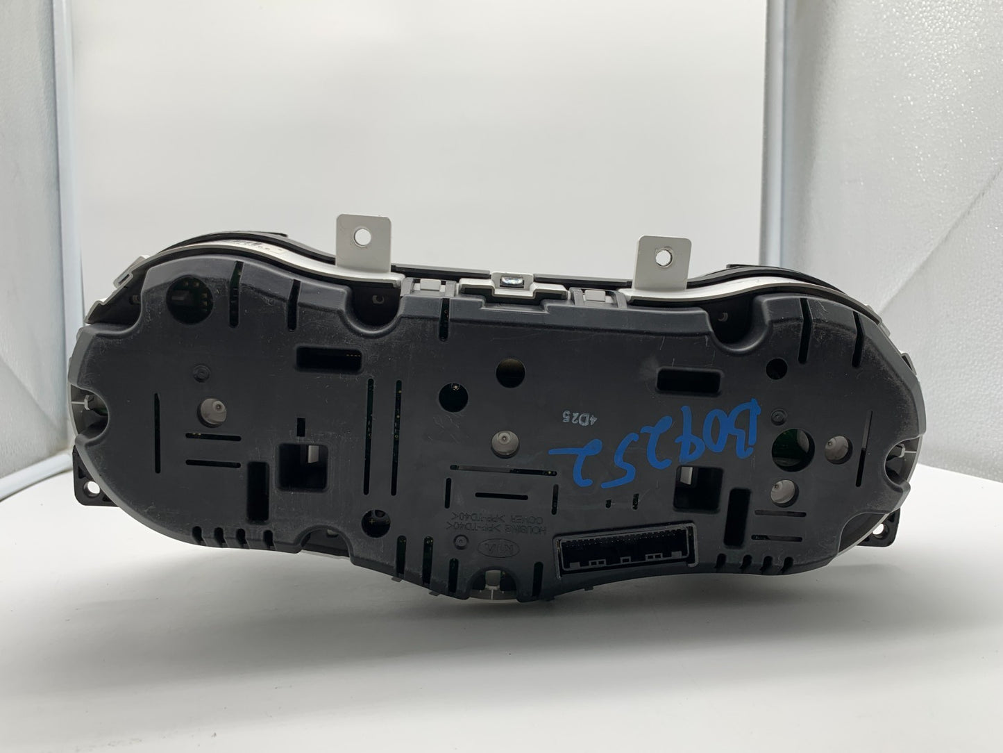 2014-2015 Kia Optima Speedometer Instrument Cluster 2711 Miles OEM A02B38002