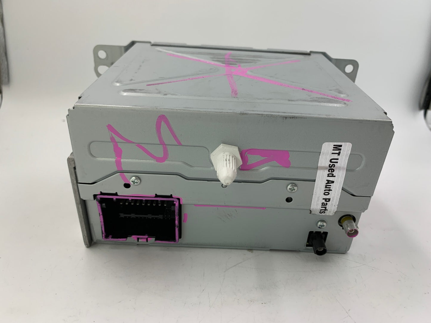 2011-2012 Chevrolet Cruze AM FM CD Radio Receiver 22870782 OEM