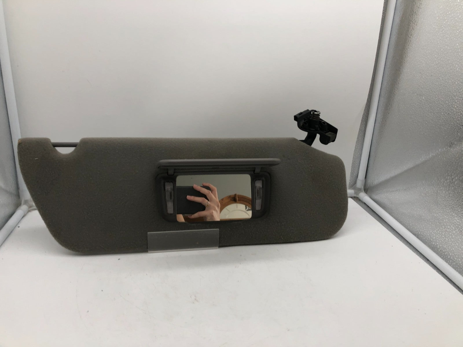 2000 Ford Explorer Passenger Sun Visor Gray Illumination OEM C02B51008