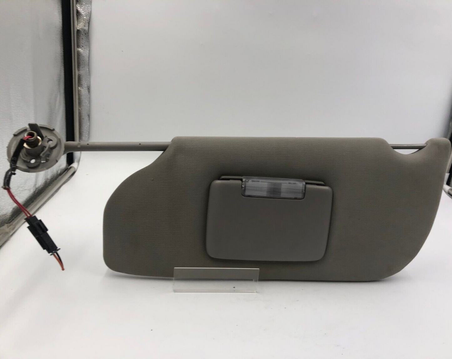 2005-2009 Buick Terraza Driver Sun Visor Gray Illuminated OEM C03B40049