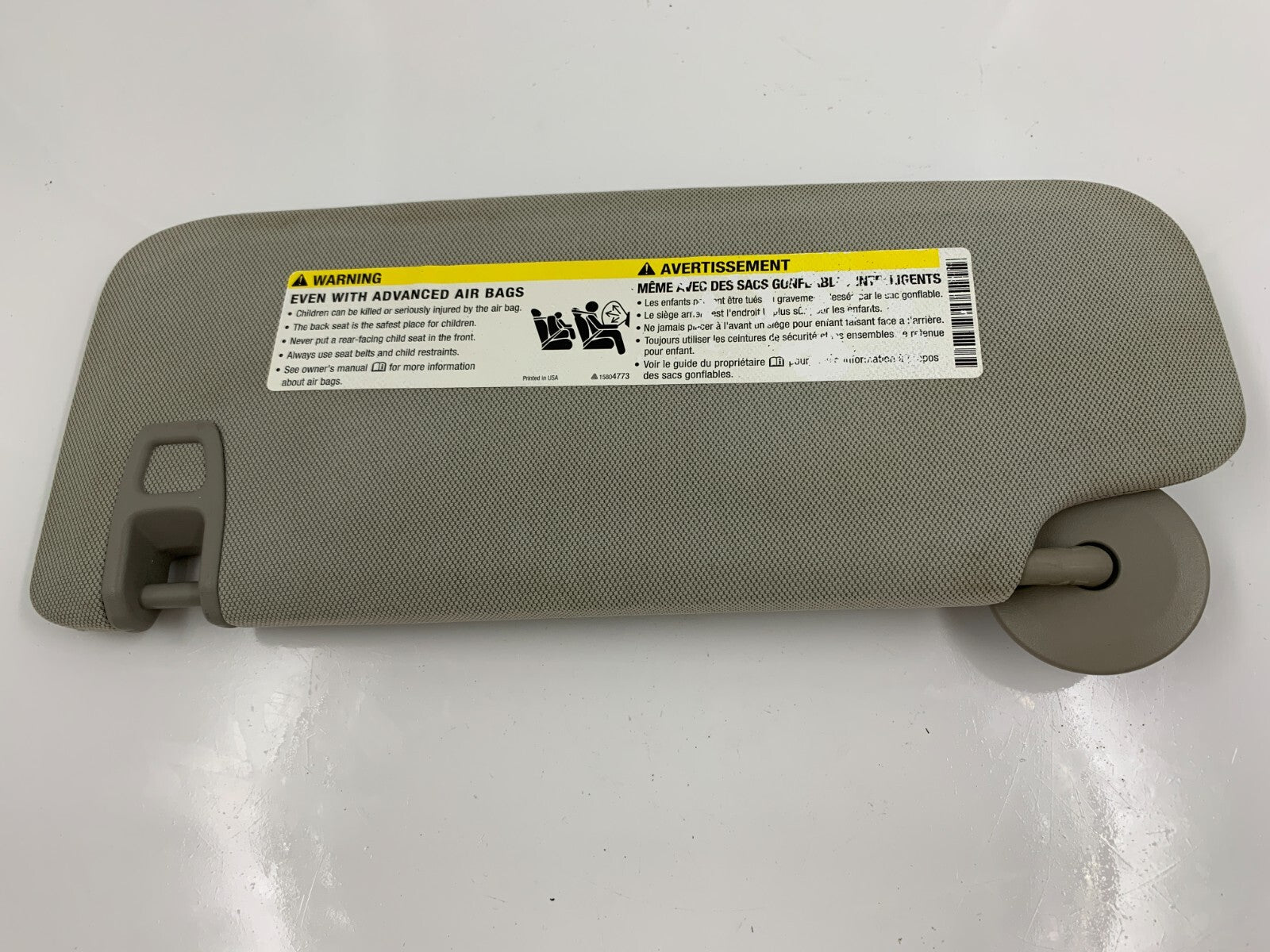 2013-2016 Chevrolet Malibu Passenger Sun Visor Gray Illuminated OEM C03B09084