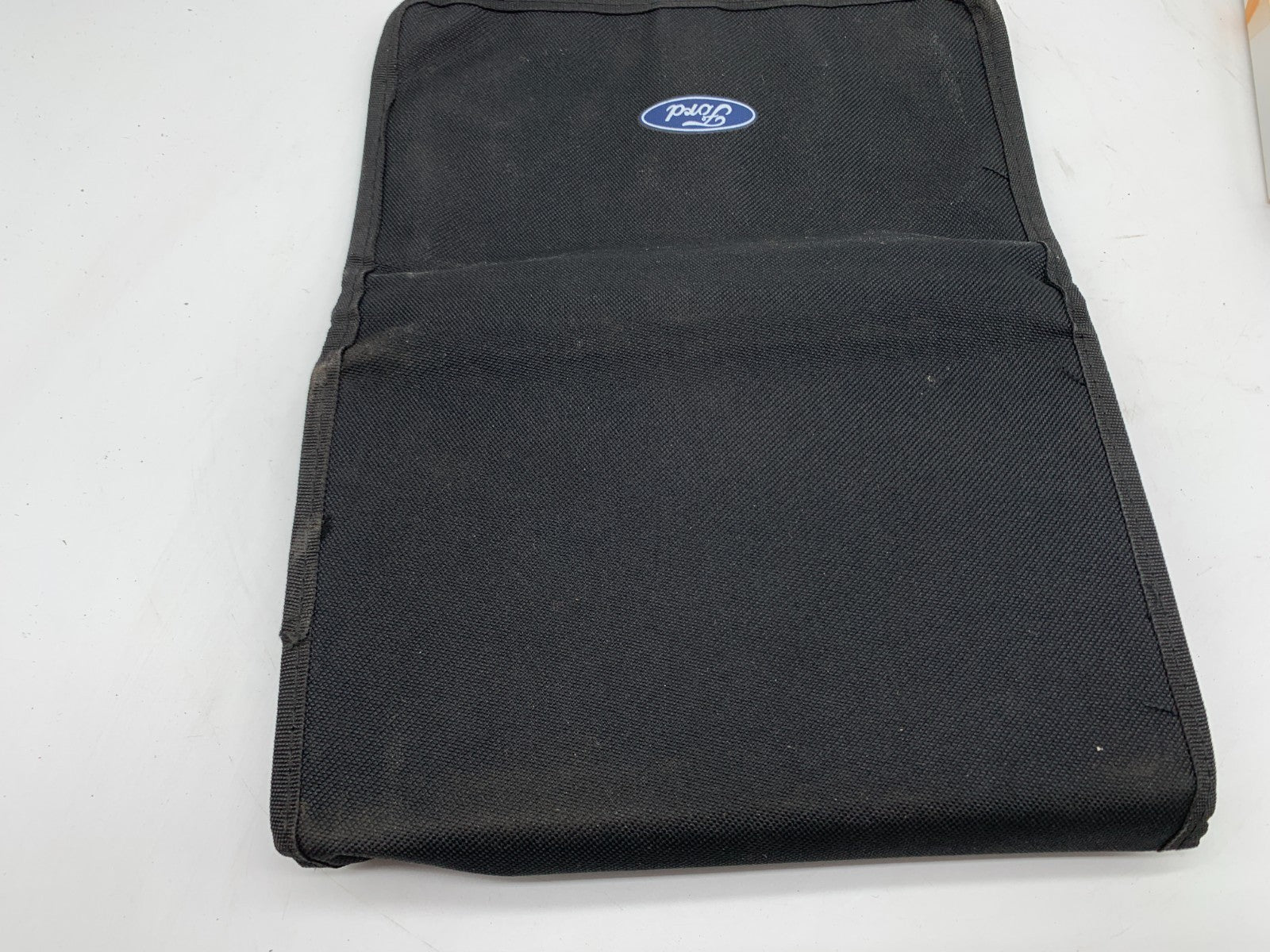 2018 Ford Fusion Owners Manual Set with Case OEM C03B56013