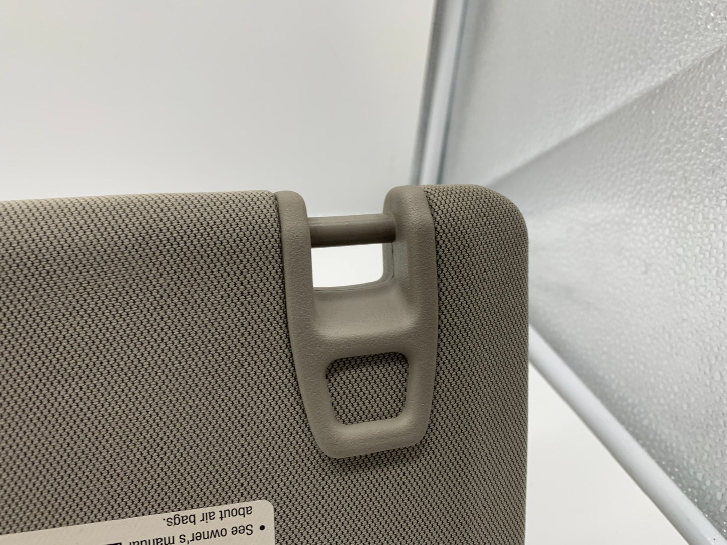 2015-2019 Cadillac CTS Passenger Sun Visor Beige Illuminated OEM B04B37002