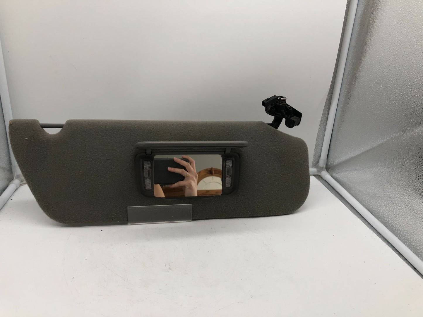 2000 Ford Explorer Passenger Sun Visor Gray Illumination OEM C02B51008