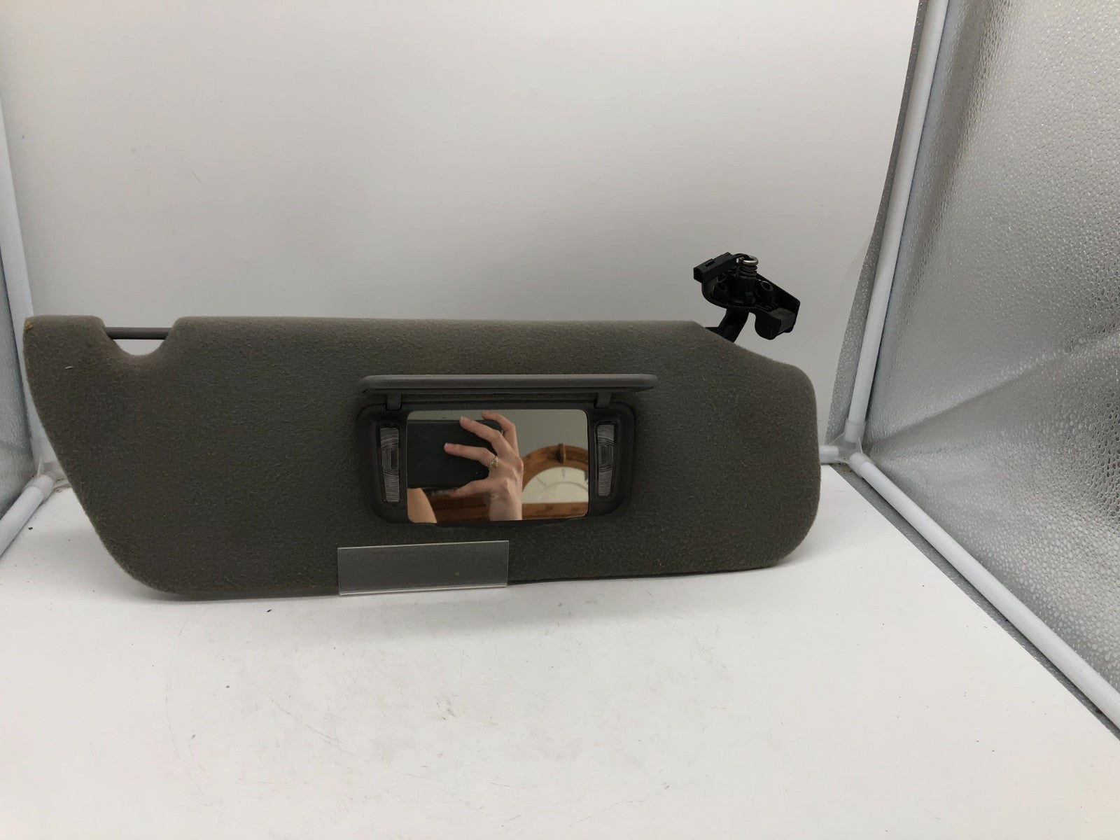 2000 Ford Explorer Passenger Sun Visor Gray Illumination OEM C02B51008