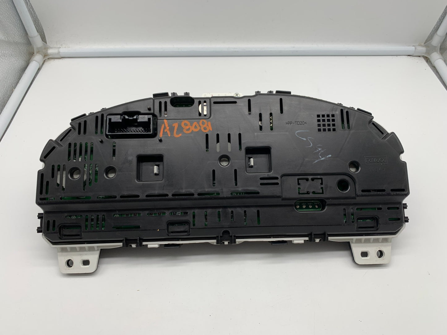 2011 Mercury Milan Speedometer Instrument Cluster 70,261 Miles OEM E02B50023