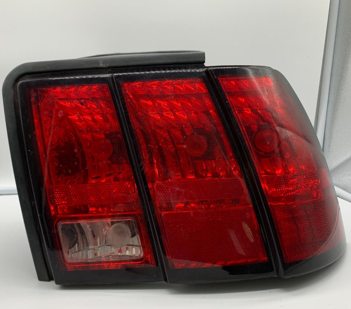 1999-2004 Ford Mustang Passenger Side Tail Light Taillight OEM D04B45082