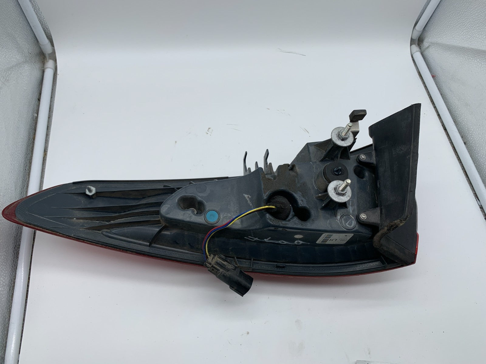 2013-2016 Ford Fusion Driver Side Tail Light Taillight OEM C02B33002