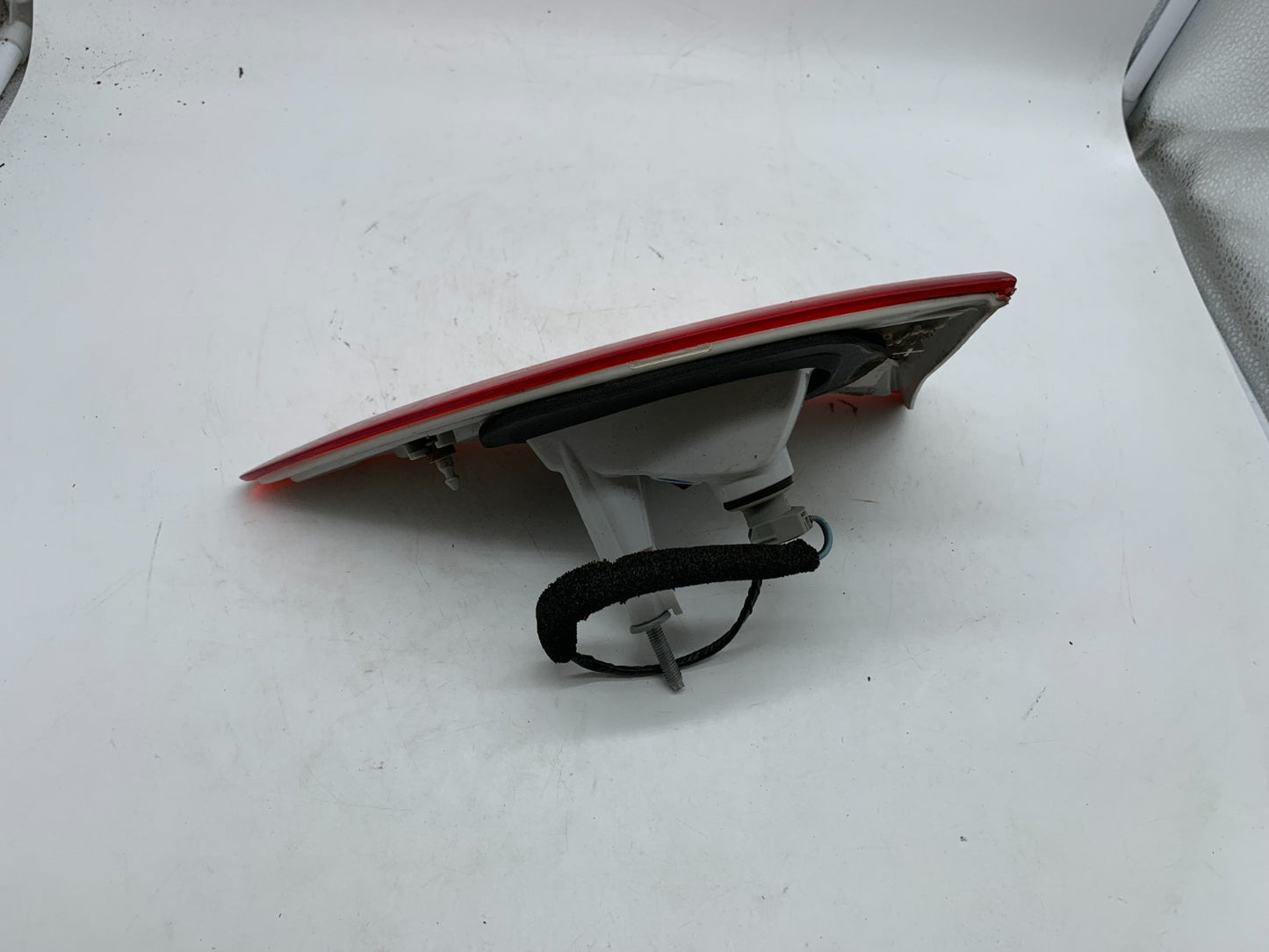 2013-2016 Ford Escape Passenger Side Trunk Lid Mounted Tail Light OEM A03B43003