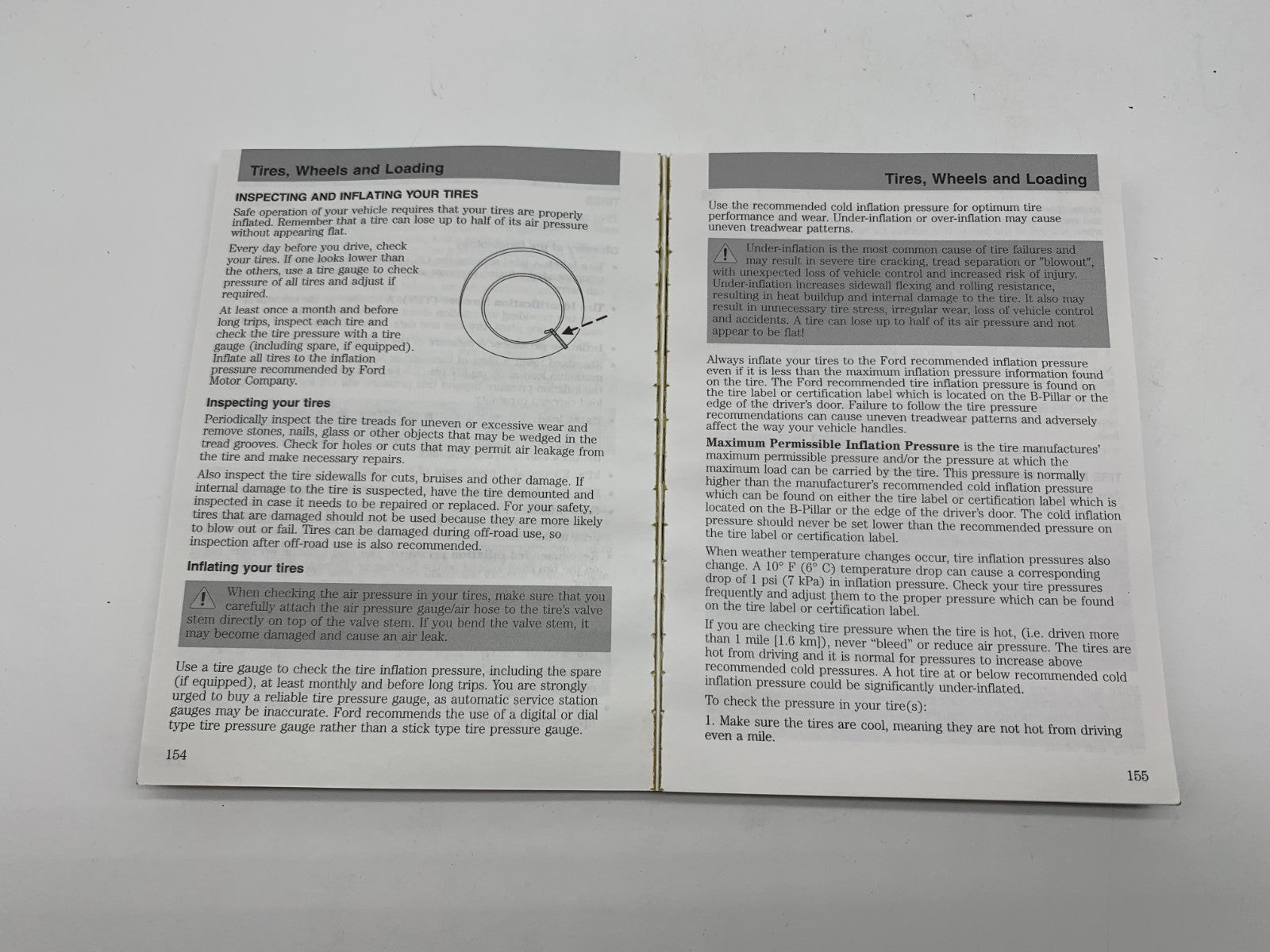 2005 Mercury Mountaineer Owners Manual Set with Case OEM B03B20036