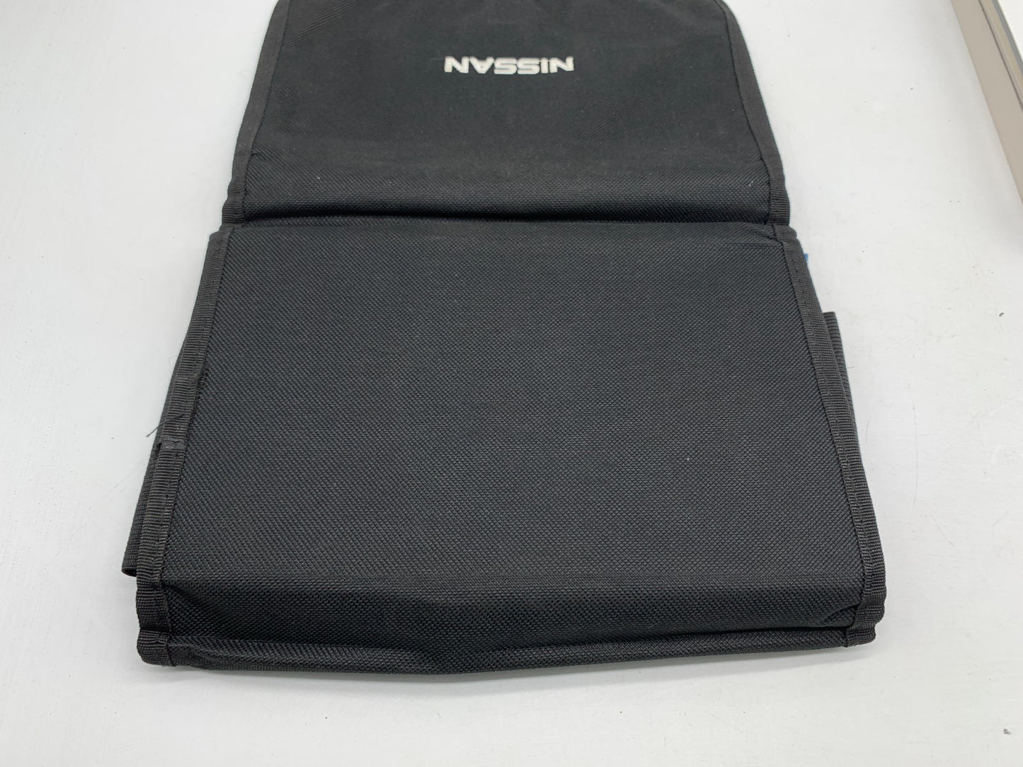 2015 Nissan Sentra Owners Manual Set with Case OEM A04B10028