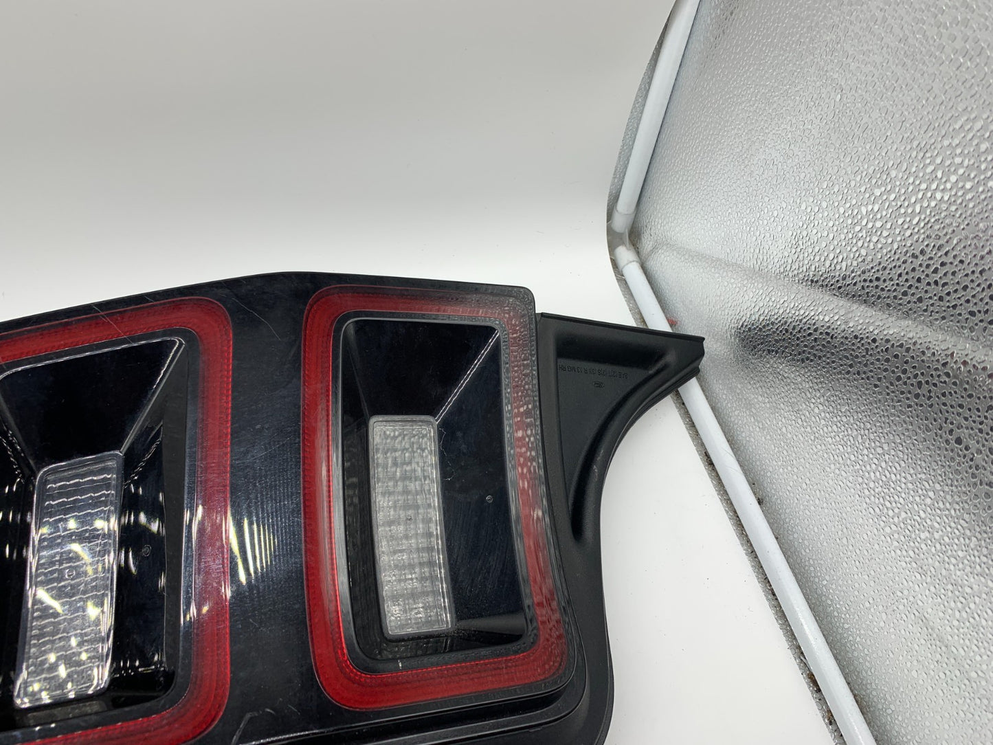 2013-2014 Ford Mustang Passenger Side Tail Light Taillight OEM B02B27013