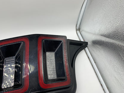 2013-2014 Ford Mustang Passenger Side Tail Light Taillight OEM B02B27013