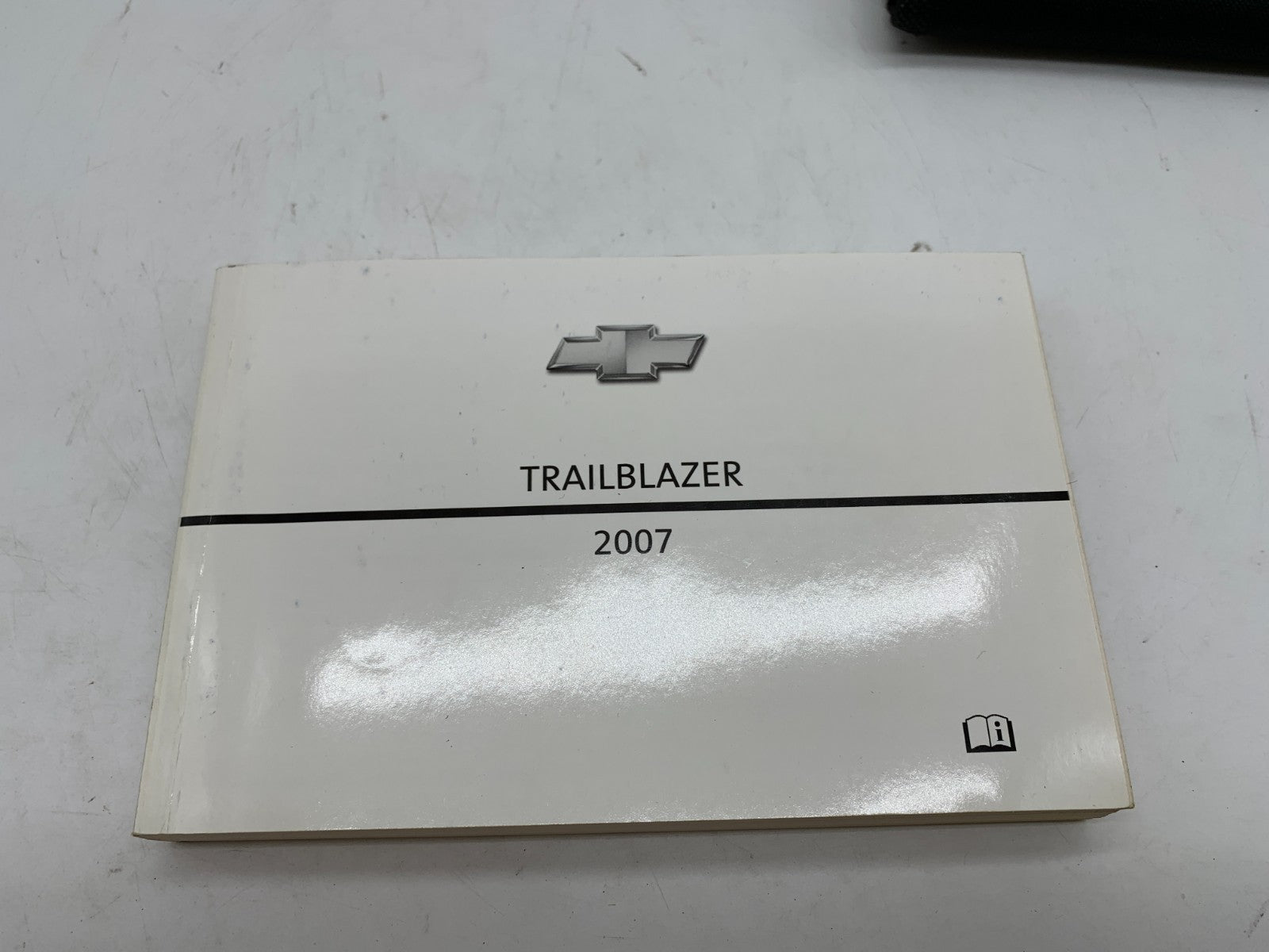 2007 Chevrolet Trailblazer Owners Manual Set with Case OEM C02B01013