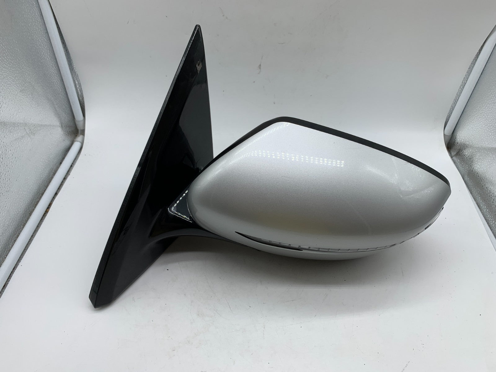 2018-2020 Nissan Pathfinder Driver Side Power Door Mirror Silver OEM C02B01010