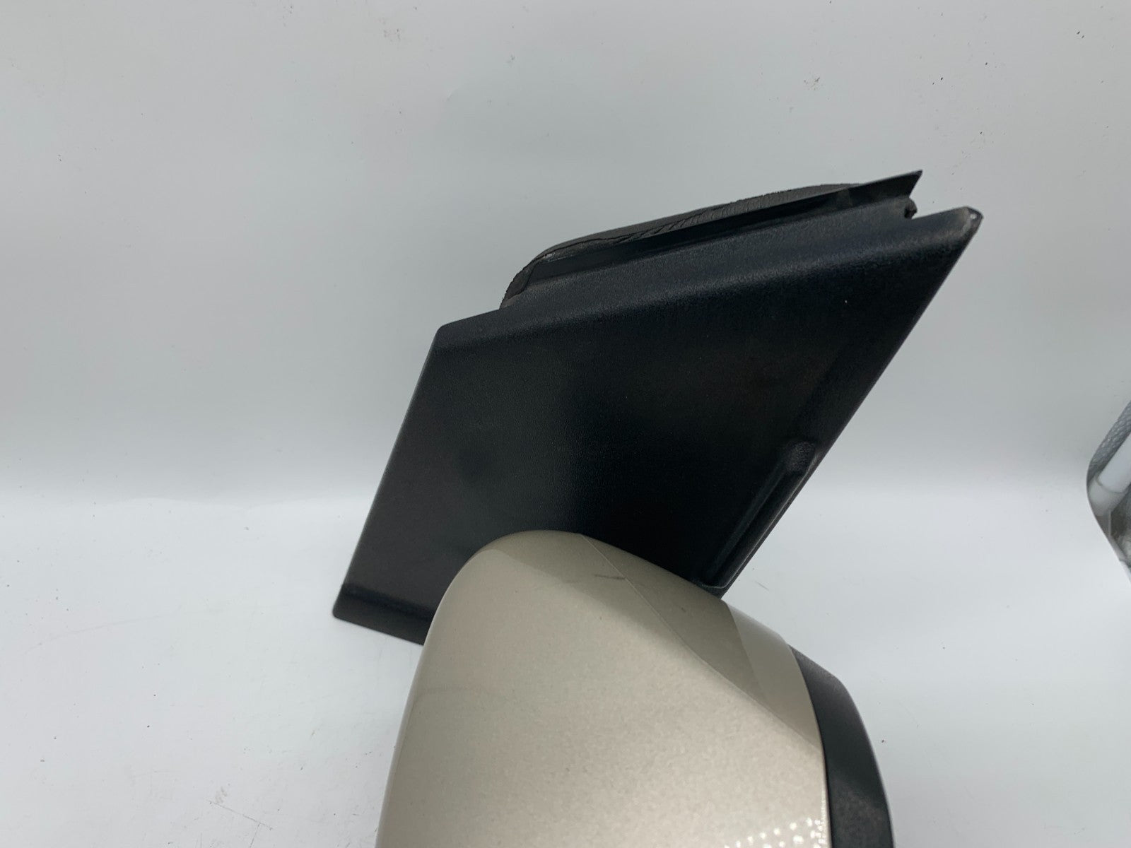 2017-2019 Ford Escape Driver Side View Power Door Mirror White Gold B02B27008