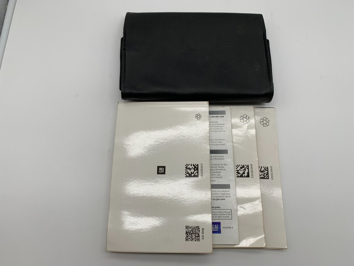 2016 GMC Yukon Denali Owners Manual Set with Case OEM C03B44005