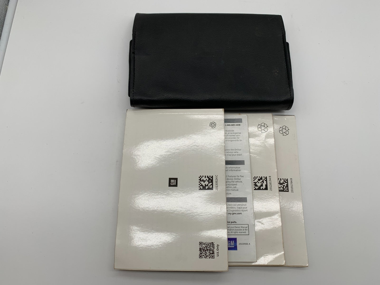 2016 GMC Yukon Denali Owners Manual Set with Case OEM C03B44005