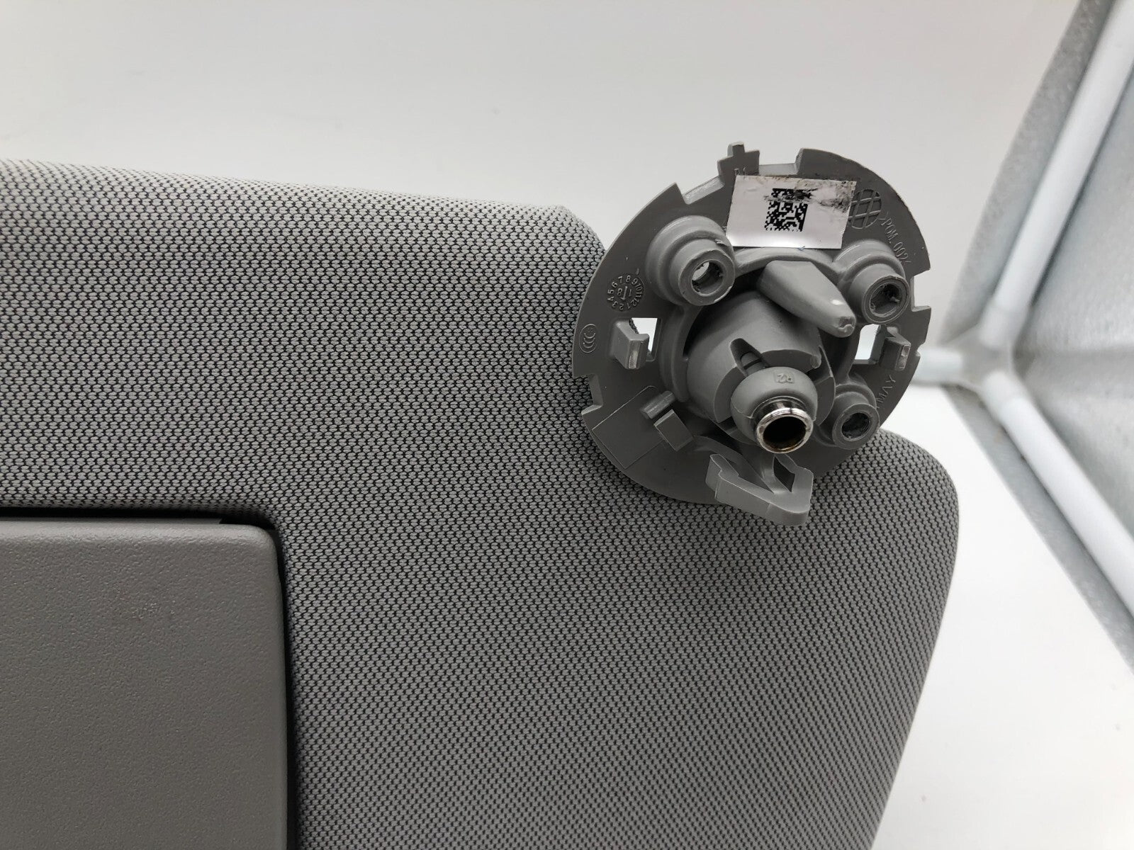 2017-2022 Chevrolet Trax Passenger Sun Visor Gray Illuminated OEM C02B54004