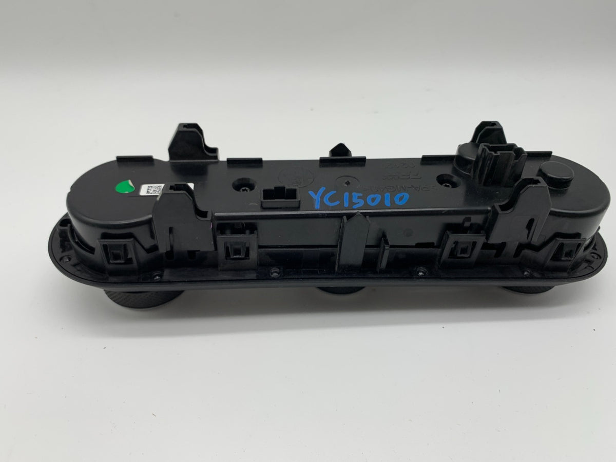 2017-2019 Alfa Romeo Giulia AC Heater Climate Control Unit OEM C02B30067