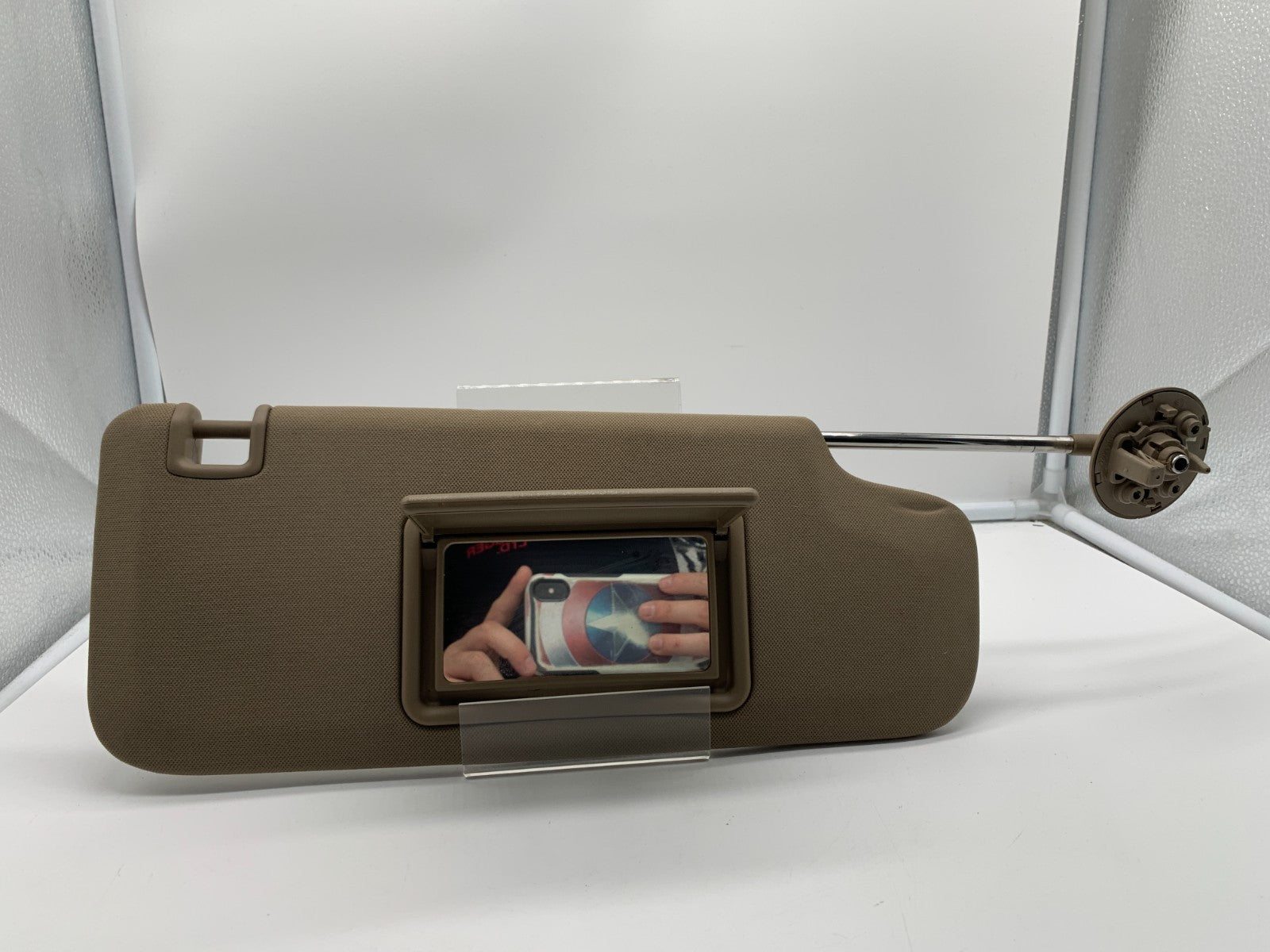 2004-2012 Chevrolet Malibu Passenger Sun Visor Brown OEM C01B39004