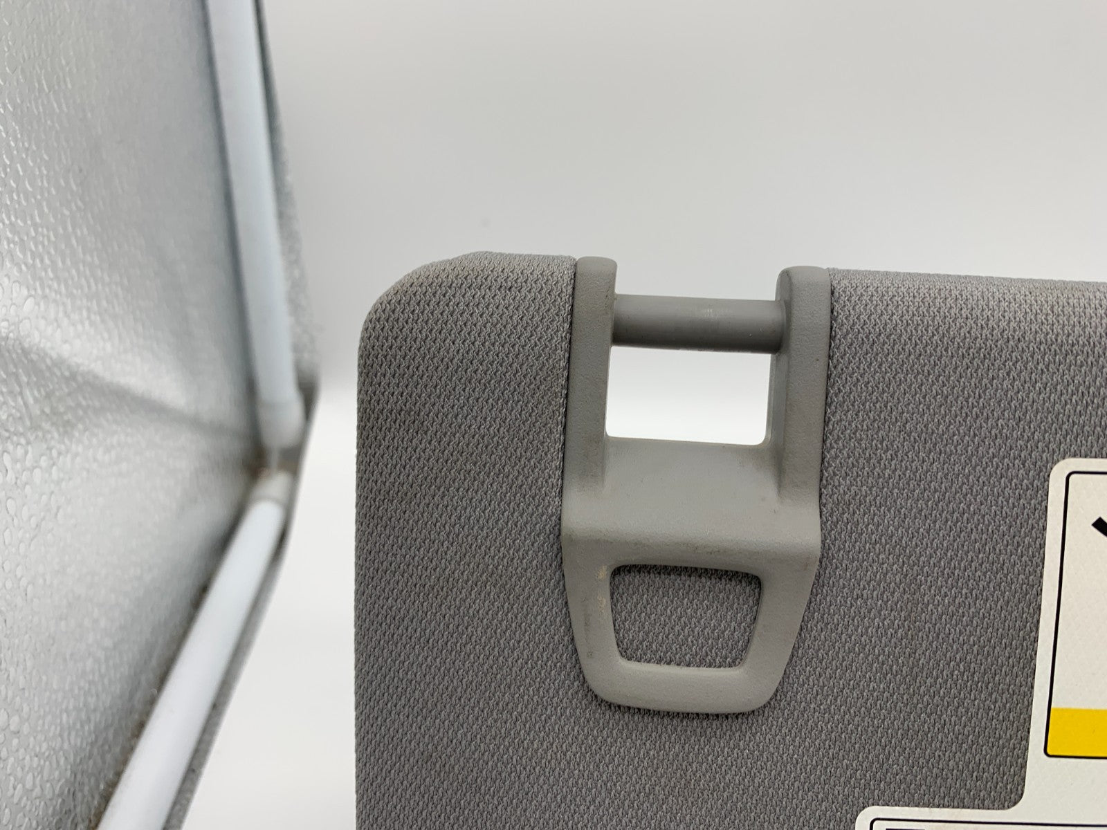 2018-2019 Chevrolet Equinox Driver Sun Visor Illuminated Gray D01B22007