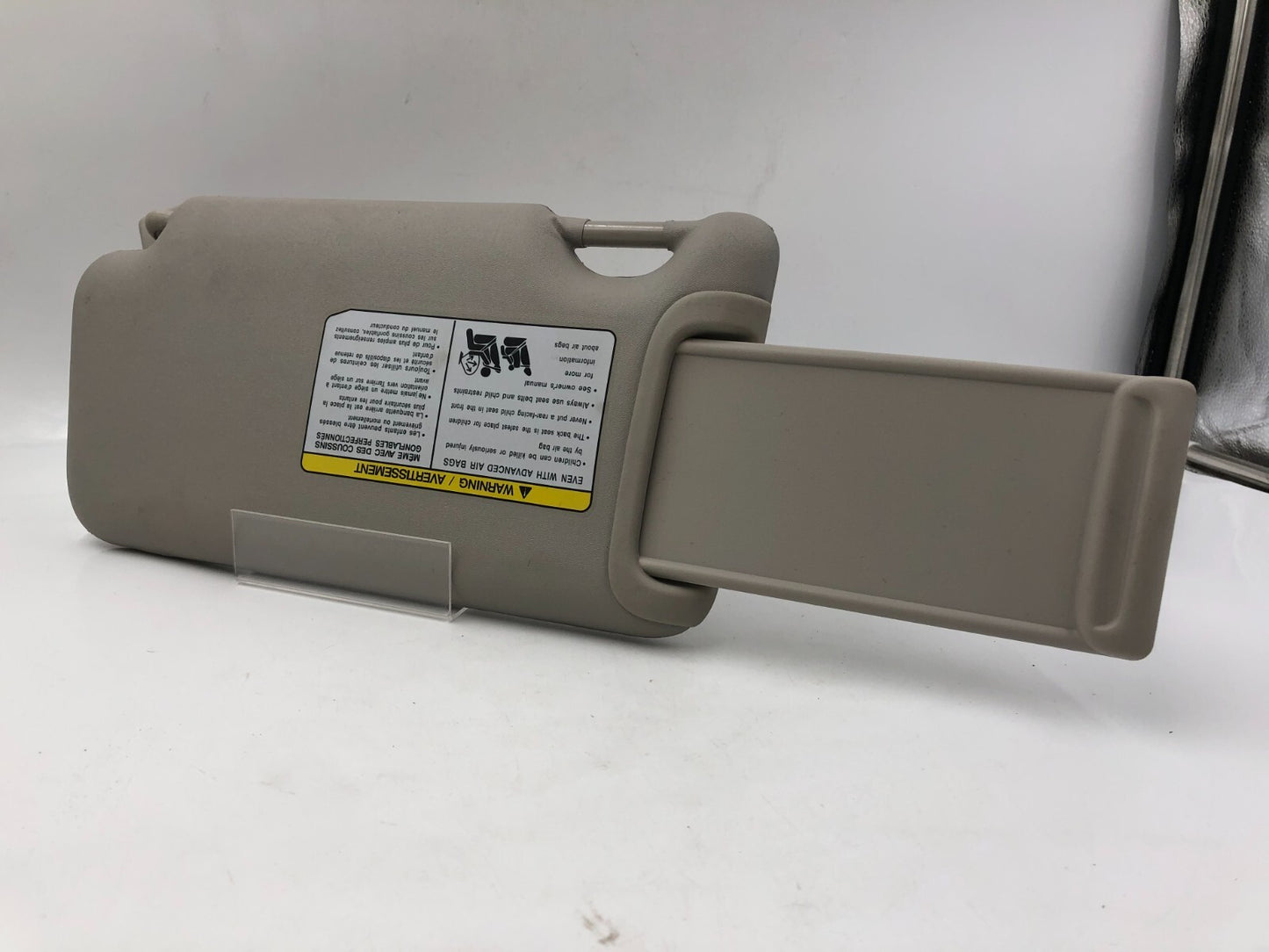 2015-2019 Nissan Versa Passenger Sun Visor Gray OEM E01B27083