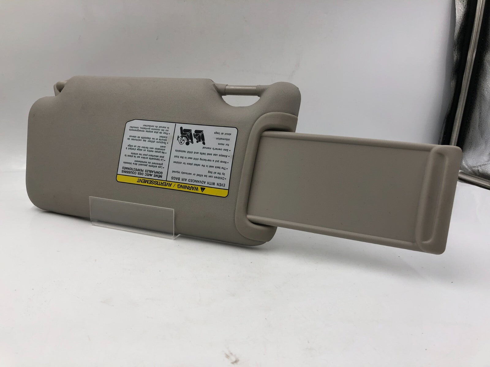 2015-2019 Nissan Versa Passenger Sun Visor Gray OEM E01B27083
