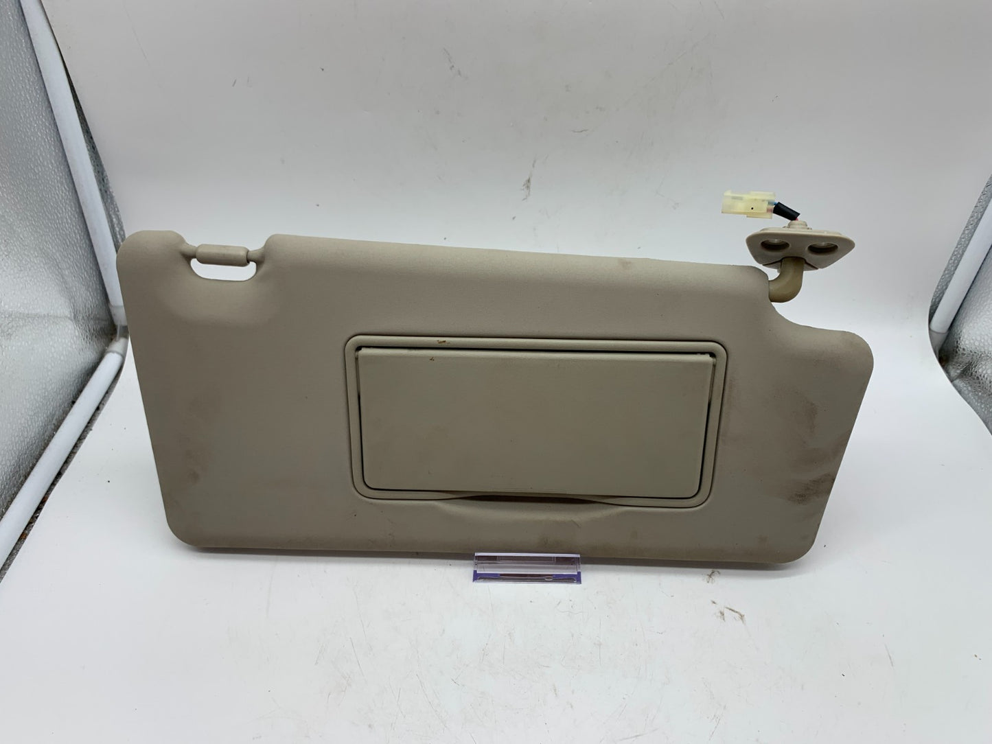 2008-2015 Nissan Rogue Passenger Visor Sunvisor Beige Illumination OEM A01B50003