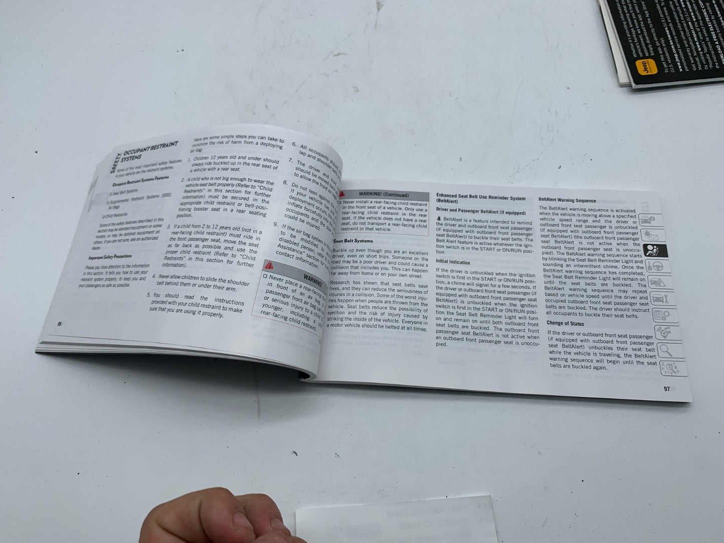 2020 Jeep Cherokee Owners Manual Set OEM C02B28020